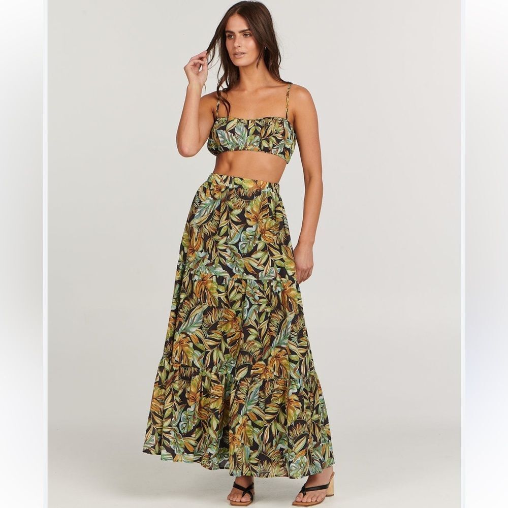 NWOT CHARLIE HOLIDAY - WILLOW TOP (TROPICAL PALM)